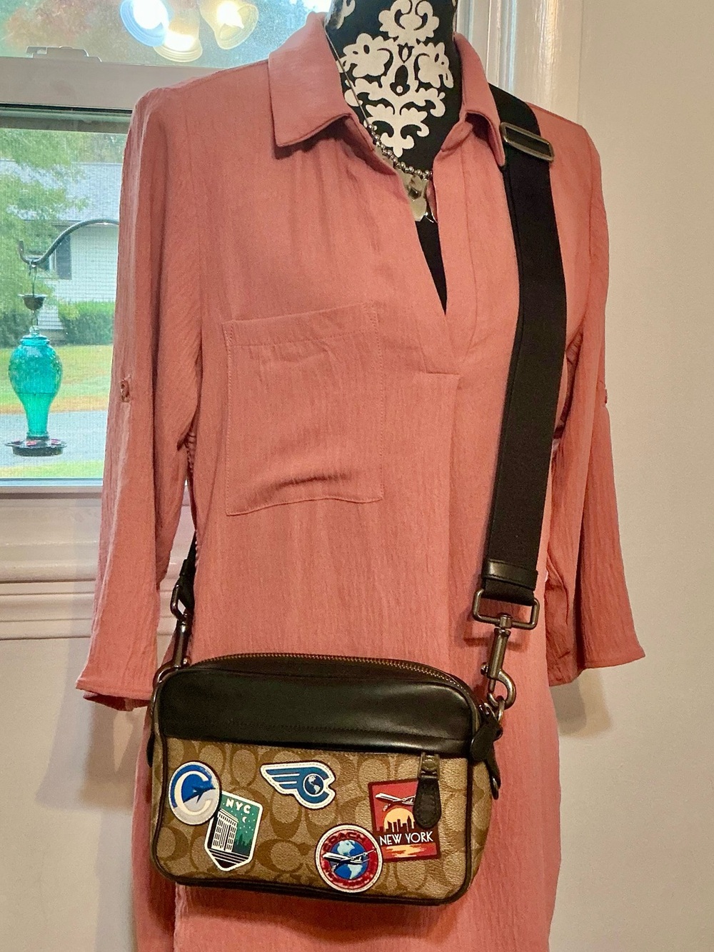 COACH Graham Crossbody Signature Canvas & Brown Calf Leather NYC Travel Patches - Picture 2 of 16
